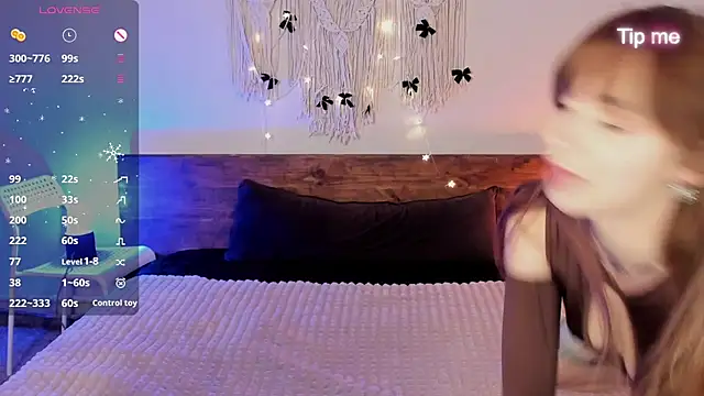 Snapshot of Maria_Moonlight chatting on 02-13-26, 02:39 Maria Moonlight online show from 02-13-26, 02:39