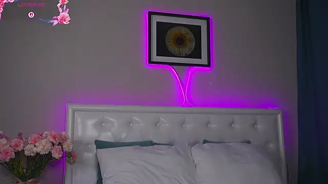 LeaCox  online show from 10-25-25, 07:40