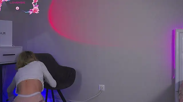 LeaCox  online show from 03-19-26, 10:04