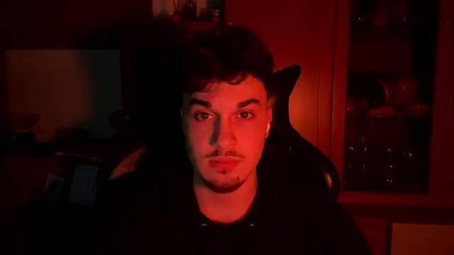 Snapshot of NaplesGuy04 chatting on 02-23-25, 11:04 NaplesGuy04 online show from 02-23-25, 11:04