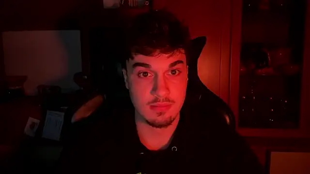 Snapshot of NaplesGuy04 chatting on 02-16-25, 10:33 NaplesGuy04 online show from 02-16-25, 10:33