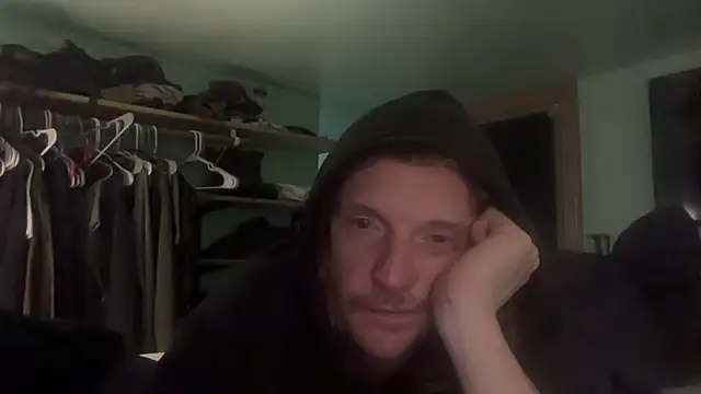 Snapshot of redone8in chatting on 11-17-25, 08:51 redone8in online show from 11-17-25, 08:51