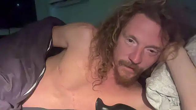 Snapshot of redone8in chatting on 10-24-25, 04:39 redone8in online show from 10-24-25, 04:39