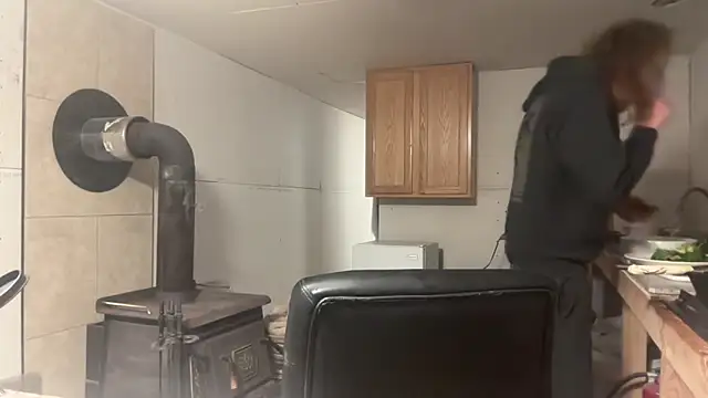 Snapshot of redone8in chatting on 03-13-25, 03:33 redone8in online show from 03-13-25, 03:33