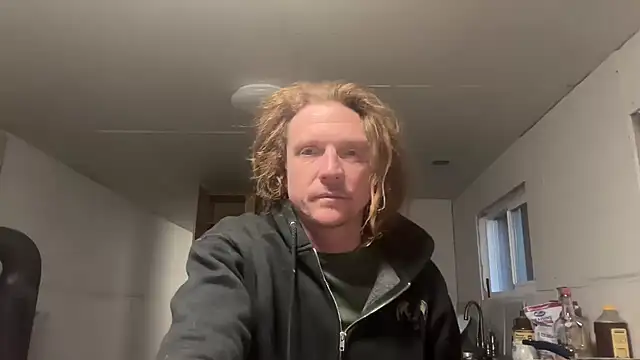 Snapshot of redone8in chatting on 02-19-25, 04:33 redone8in online show from 02-19-25, 04:33