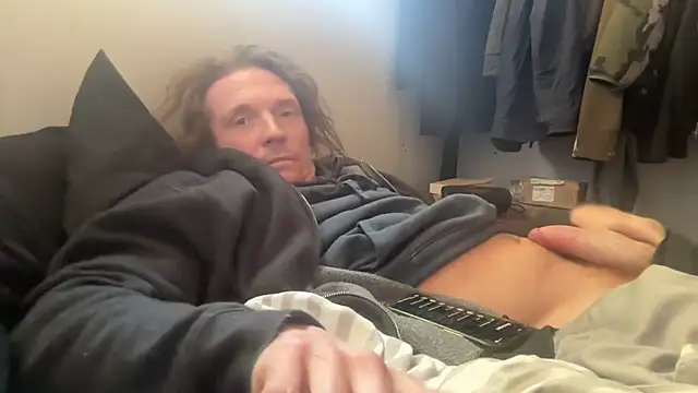 Snapshot of redone8in chatting on 02-10-25, 09:15 redone8in online show from 02-10-25, 09:15