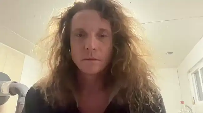 Snapshot of redone8in chatting on 02-04-25, 03:57 redone8in online show from 02-04-25, 03:57