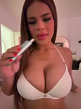 Snapshot of mrsbellanova chatting on 06-18-26, 09:42 mrsbellanova online show from 06-18-26, 09:42