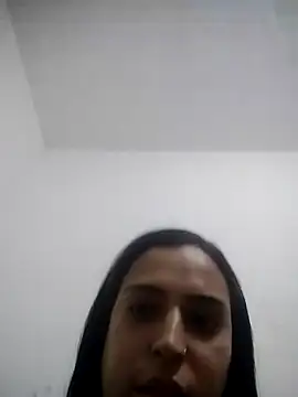Snapshot of carinemg chatting on 02-05-25, 04:48 carinemg online show from 02-05-25, 04:48