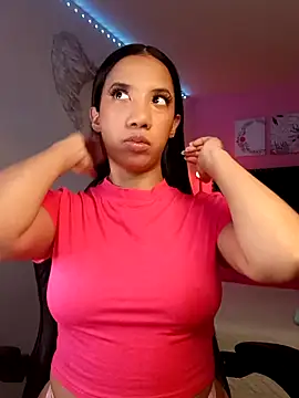 Snapshot of SallyWhitee chatting on 04-19-26, 04:57 SallyWhitee online show from 04-19-26, 04:57
