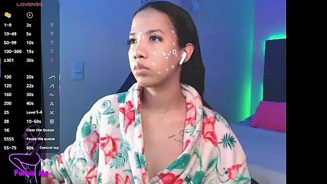 SallyWhitee online show from 11-07-25, 04:06