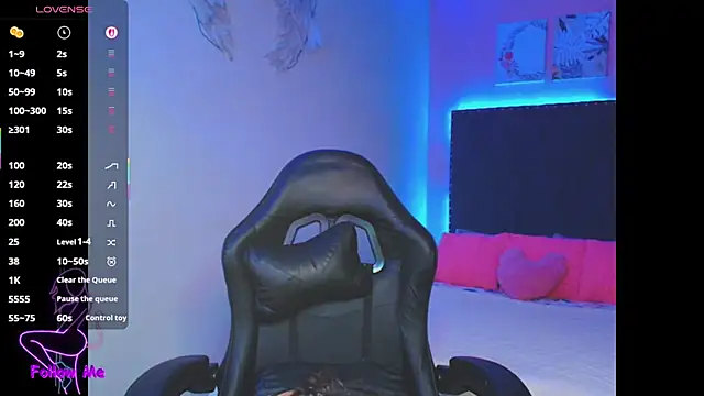 SallyWhitee online show from 11-13-25, 03:54