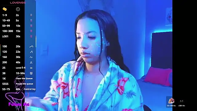 SallyWhitee online show from 11-08-25, 03:54