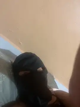 tunenarica22 online show from 12-21-25, 03:08