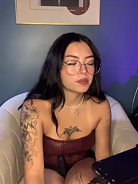 Snapshot of Valu_euphoria chatting on 04-29-26, 08:37 Valu euphoria online show from 04-29-26, 08:37