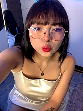 Snapshot of Valu_euphoria chatting on 09-27-25, 10:05 Valu euphoria online show from 09-27-25, 10:05