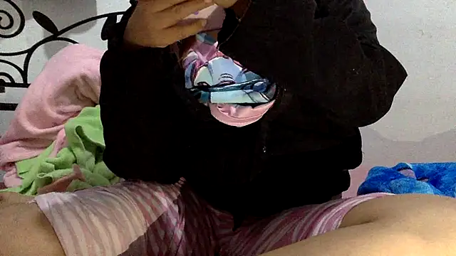 sharonlopez9611 online show from 12-03-25, 04:24