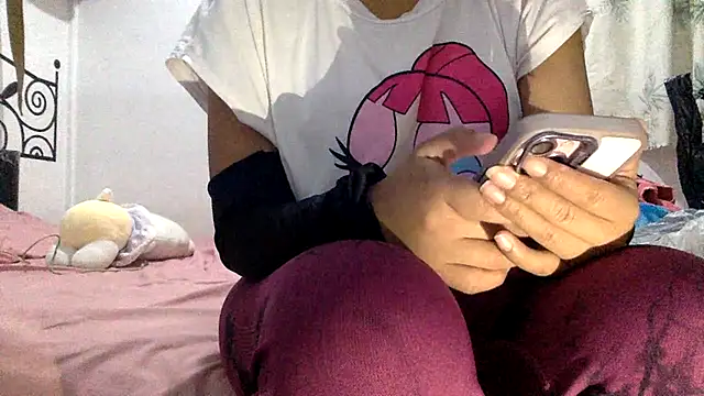 sharonlopez9611 online show from 12-01-25, 04:35