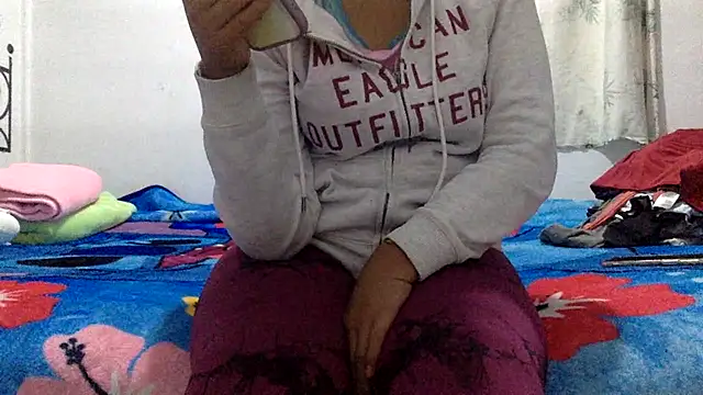 sharonlopez9611 online show from 10-04-25, 02:46