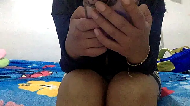 sharonlopez9611 online show from 12-15-25, 03:34