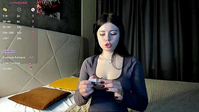 Amely Li1 online show from 10-05-25, 09:33