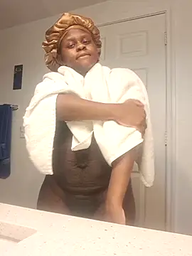 Snapshot of CocoaDoll22 chatting on 10-17-25, 03:54 CocoaDoll22 online show from 10-17-25, 03:54