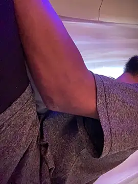 Snapshot of Mineirinho043 chatting on 04-16-26, 04:52 Mineirinho043 online show from 04-16-26, 04:52