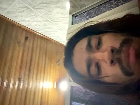 Snapshot of Mineirinho043 chatting on 05-25-26, 02:33 Mineirinho043 online show from 05-25-26, 02:33