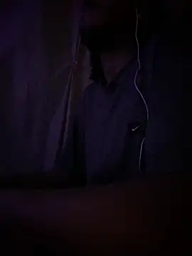 Snapshot of Mineirinho043 chatting on 03-28-26, 11:17 Mineirinho043 online show from 03-28-26, 11:17