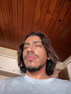 Snapshot of Mineirinho043 chatting on 03-22-26, 11:56 Mineirinho043 online show from 03-22-26, 11:56