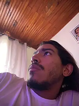 Snapshot of Mineirinho043 chatting on 04-03-26, 04:02 Mineirinho043 online show from 04-03-26, 04:02