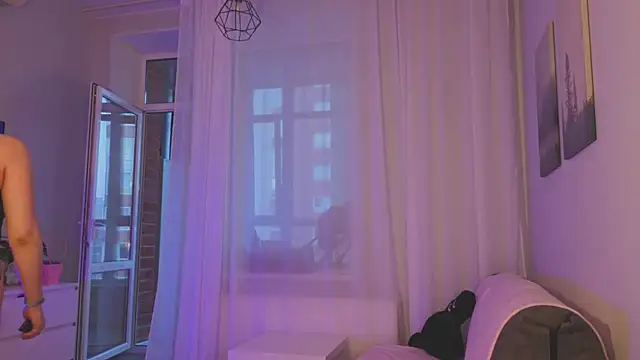 Mia Luw online show from 06-17-26, 02:49