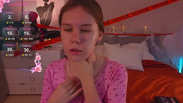 Mia Luw online show from 10-30-25, 02:54