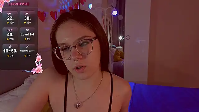 Snapshot of Mia_Luw chatting on 02-25-26, 05:07 Mia Luw online show from 02-25-26, 05:07