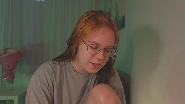 Snapshot of Mia_Luw chatting on 06-11-26, 07:49 Mia Luw online show from 06-11-26, 07:49