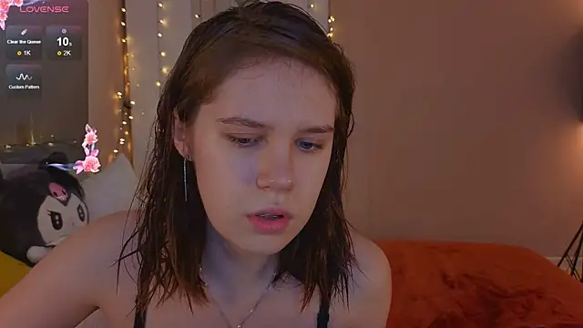 Mia Luw online show from 12-20-25, 05:10