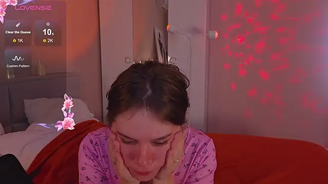 Mia Luw online show from 11-07-25, 03:55