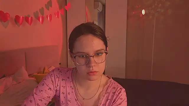 Snapshot of Mia_Luw chatting on 02-27-26, 05:18 Mia Luw online show from 02-27-26, 05:18