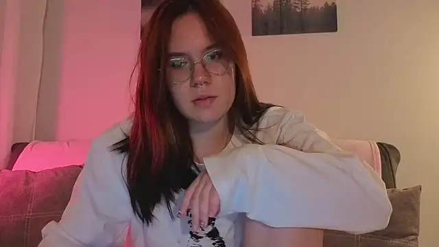 Mia Luw online show from 07-22-26, 04:09