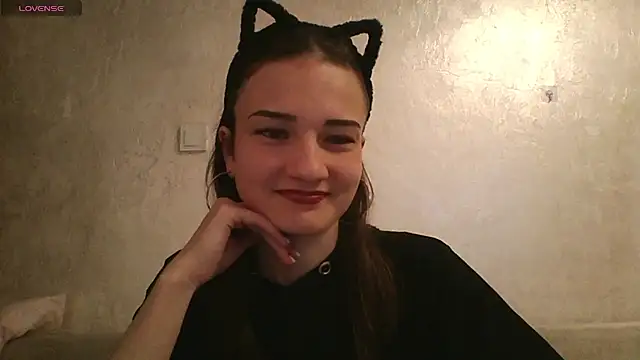 Snapshot of RoyalDessertt chatting on 03-13-25, 07:31 RoyalDessertt online show from 03-13-25, 07:31