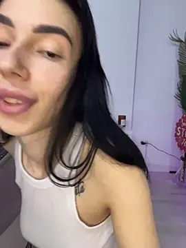 Celine Roxelle online show from 12-19-25, 09:06