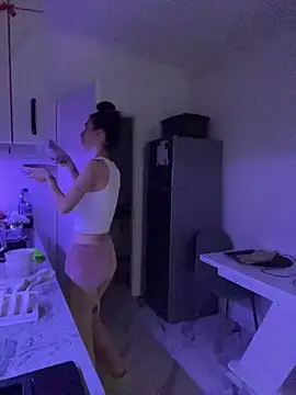 Celine Roxelle online show from 12-05-25, 12:04