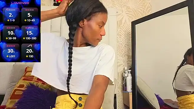 Snapshot of dafnnelewis chatting on 05-27-26, 11:28 dafnnelewis online show from 05-27-26, 11:28