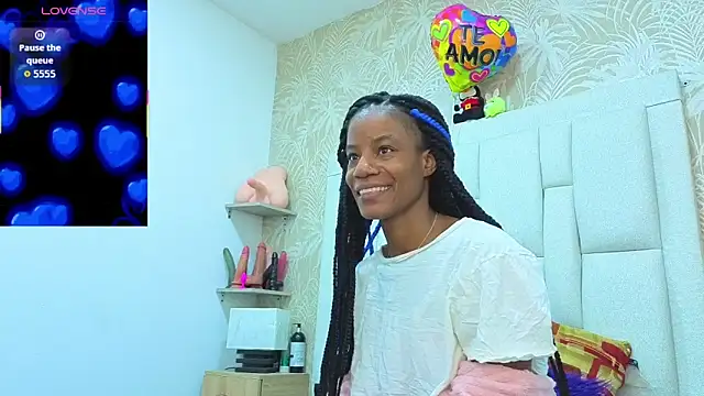 Snapshot of dafnnelewis chatting on 06-22-26, 11:18 dafnnelewis online show from 06-22-26, 11:18