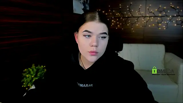 Snapshot of elmira_rose chatting on 02-11-25, 10:14 elmira rose online show from 02-11-25, 10:14