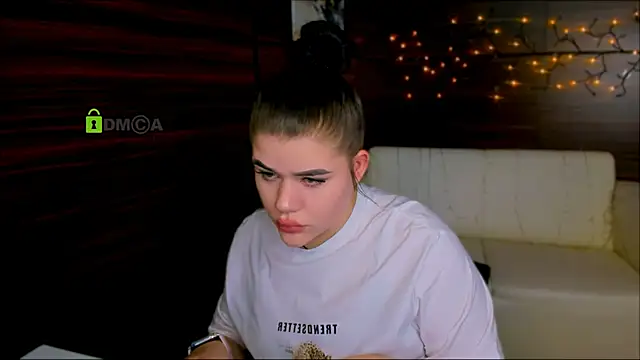 Snapshot of elmira_rose chatting on 02-12-25, 10:46 elmira rose online show from 02-12-25, 10:46