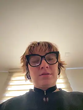 Snapshot of Maggie_Geller chatting on 03-01-26, 05:13 Maggie Geller online show from 03-01-26, 05:13