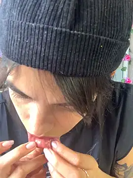 Isabella Rizzo online show from 02-21-25, 08:16