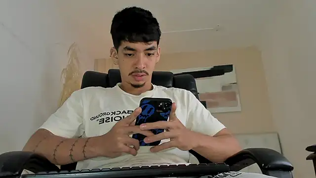 ISAAC CRYSTON online show from 01-10-26, 11:22