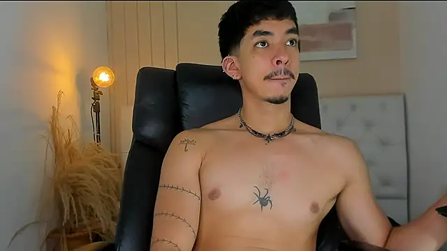 ISAAC CRYSTON online show from 02-10-26, 08:41